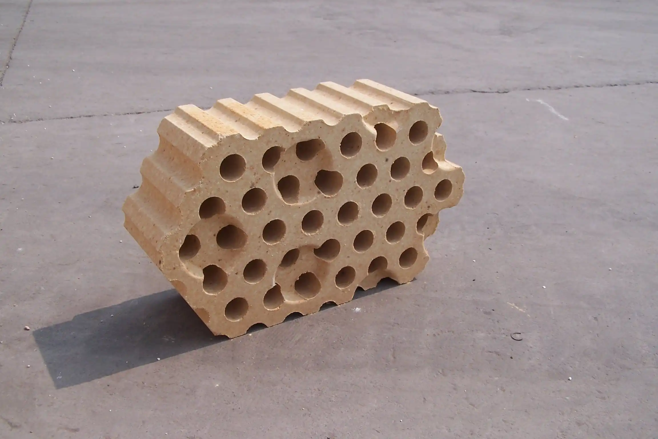 What are 34-hole low creep high alumina bricks used for?